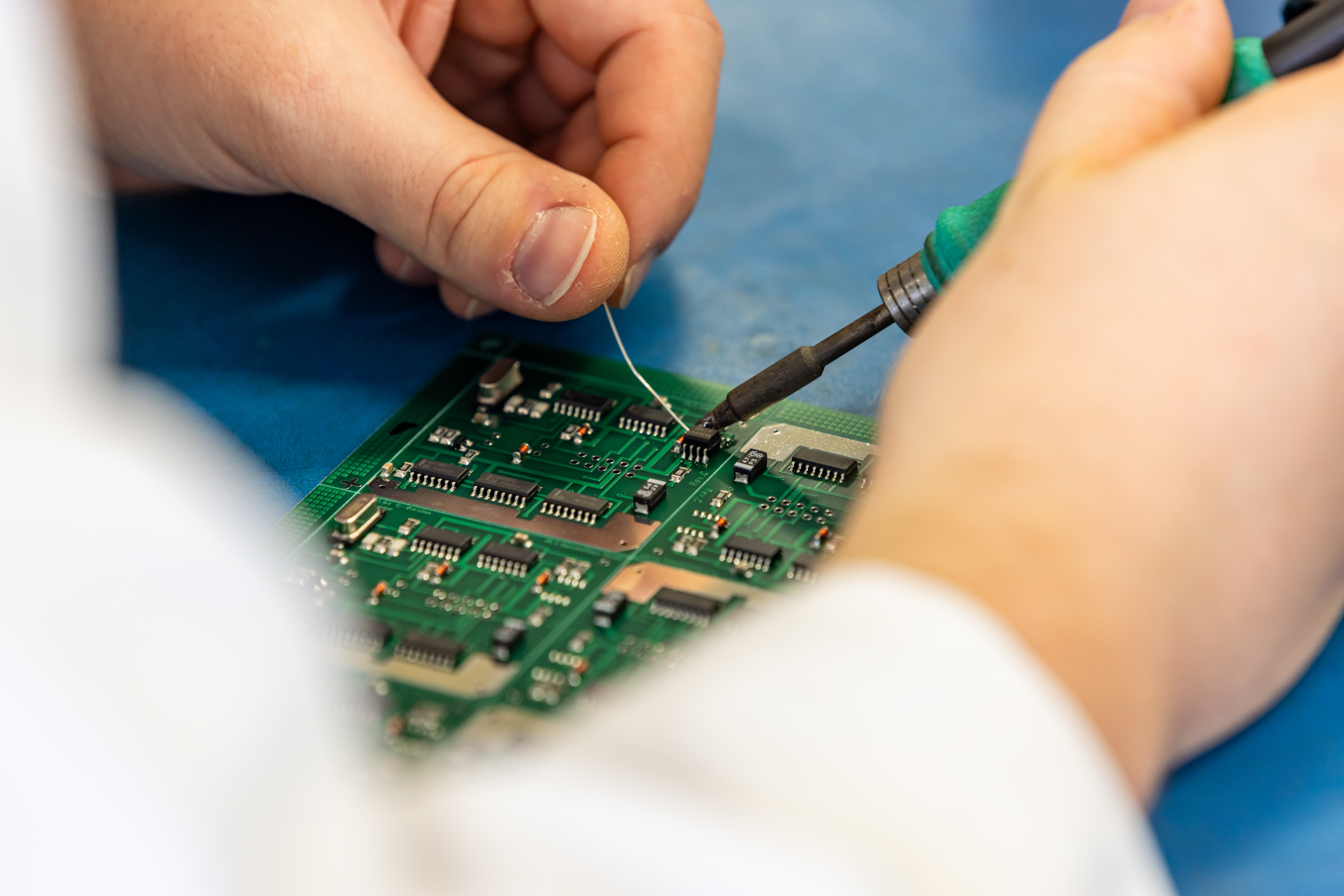 Elektronikentwicklung und SMD-Bestückung bei RLS Wacon